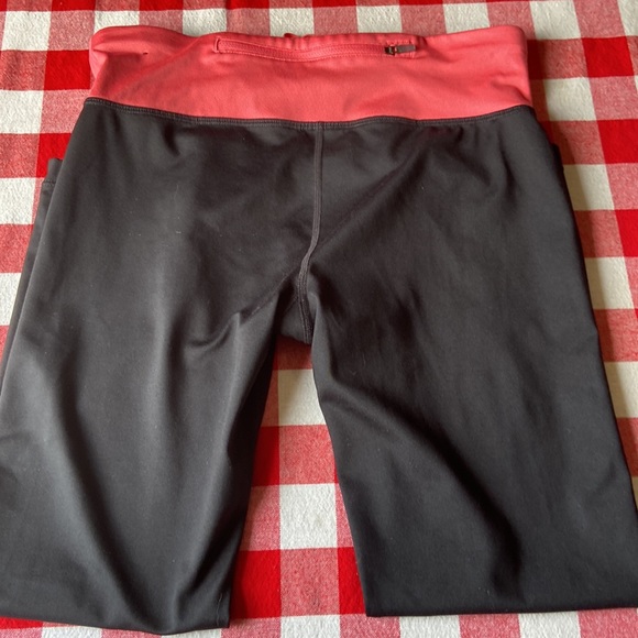 Nike - Picture 3 of 3